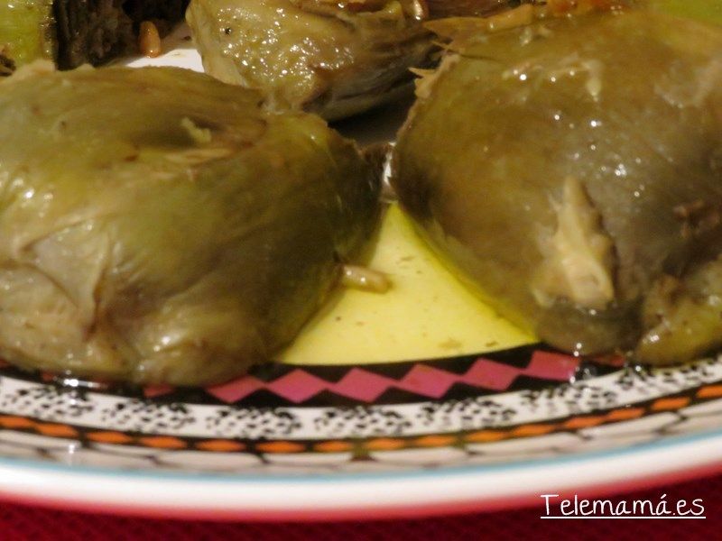 Alcachofas o alcauciles con salteado de ajos.
