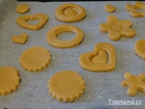 Galletas listas para hornear.