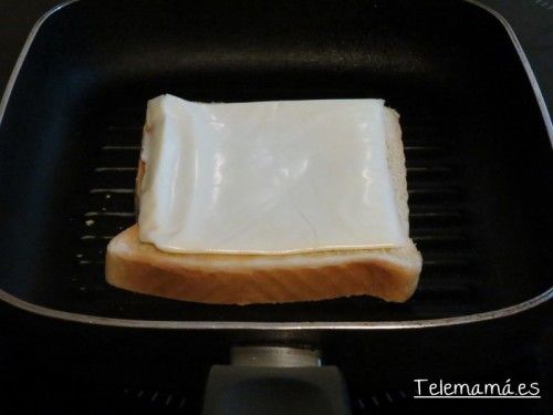 Comenzamos a montar el sándwich.