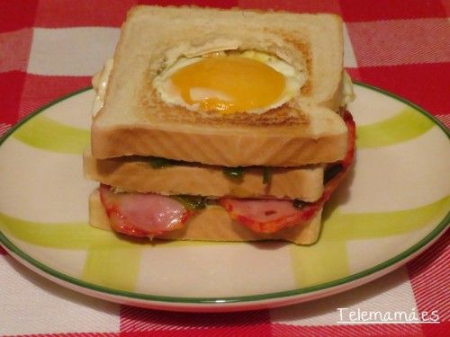 Super sándwich de lomo y queso.