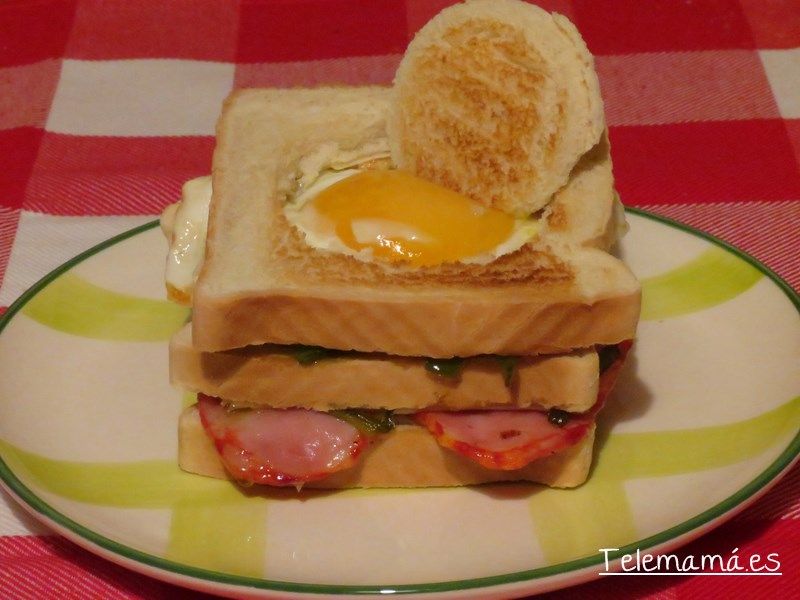 Super sándwich de lomo y queso.