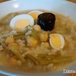 Potaje de garbanzos con cardillos.