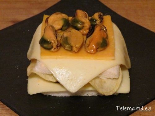 Queso y mejillones.
