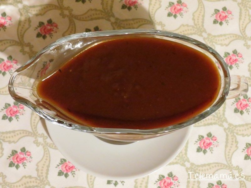 Salsa barbacoa casera.