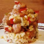 Arroz con salchichas frescas