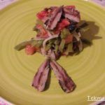 Ensalada de verano con sardinillas en conserva.