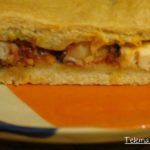 Empanada casera de pulpo, mejillones y gambas.