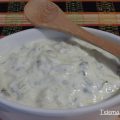 Salsa griega o tzatziki.